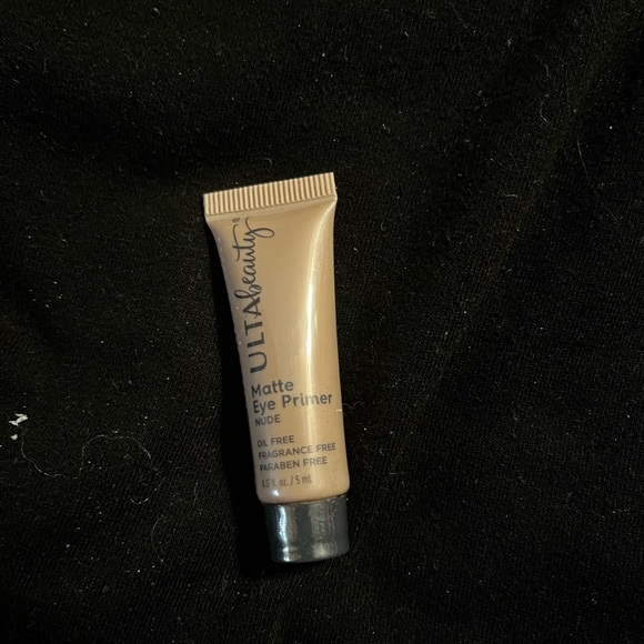Ulta Beauty matte eye primer. Sample size. - Picture 1 of 3